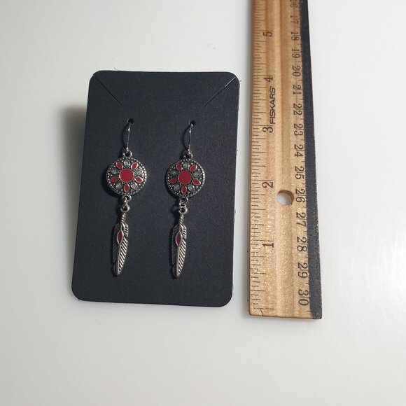 Vintage Style Silver Tone Red Feather Dangle Earrings Southwestern Boho Chic - Picture 4 of 5